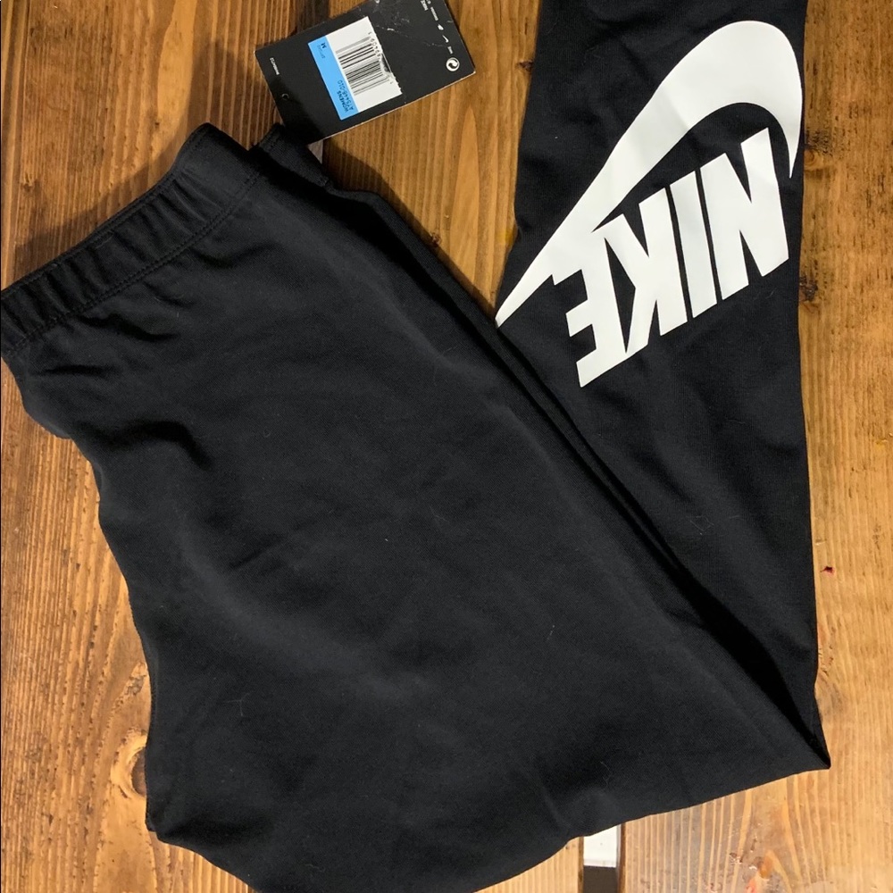 Women’s Nike leggings size M